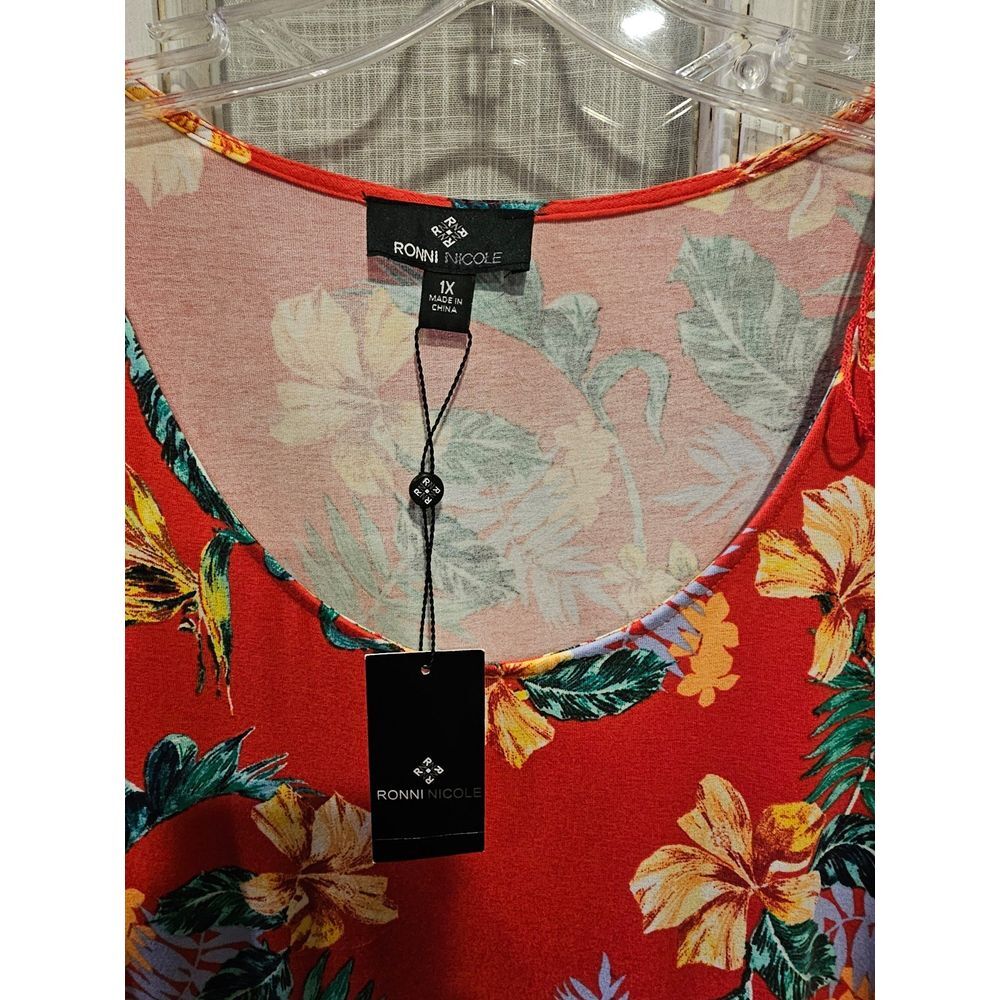 New! Ronni Nicole Red and Multi Color Hawaiian Maxi Dress - Picture 4 of 6